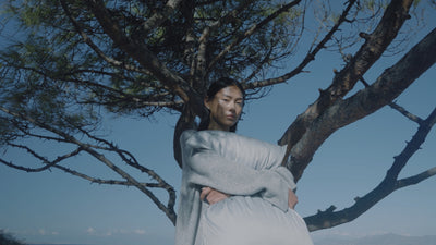 Video med forskellige modeller og som viser Abate produkter i forskellige setups og baggrunde.